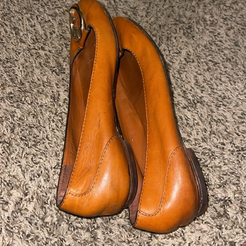 Gucci Brown Leather Flats with Gold Logo - Picture 12 of 12